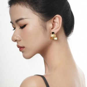 Geometric 3 Tones Layers Stud Earring 40400056 Geometric 3 Tones Layers Stud Earring 40400056