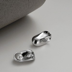 Geometric Polished Pearl Stud Earring 40400057 Geometric Polished Pearl Stud Earring 40400057