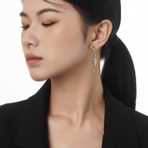 Geometric Vintage Wing Stud Earring 40400060 Geometric Vintage Wing Stud Earring 40400060
