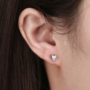 S925 Polished Heart-shaped Stud Earring 40400083