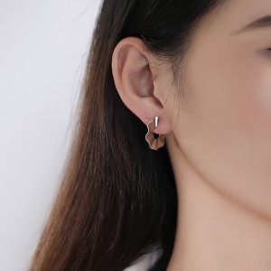 925 Sterling Silver Irregular C-Shaped Textured Earring 40400109 925 Sterling Silver Irregular C-Shaped Textured Earring 40400109