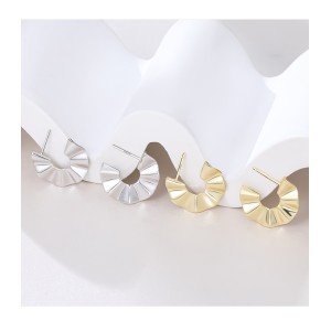 925 Sterling Silver Irregular C-Shaped Textured Earring 40400109 925 Sterling Silver Irregular C-Shaped Textured Earring 40400109