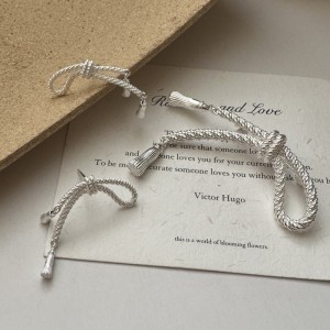 925 Sterling Silver Vintage Twisted Bow Stud Earring 40400125 925 Sterling Silver Vintage Twisted Bow Stud Earring 40400125