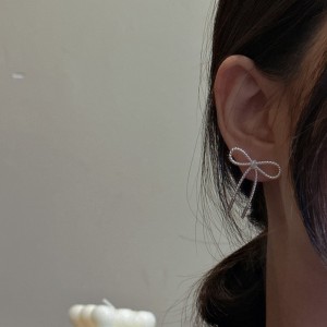 925 Sterling Silver Vintage Texture Bow Stud Earring 40400126 925 Sterling Silver Vintage Texture Bow Stud Earring 40400126