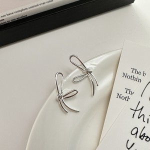 925 Sterling Silver Abstract Line Bow Earring 40400129