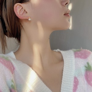 Minimalist Baroque Pearl Stud Earring 40500007 Minimalist Baroque Pearl Stud Earring 40500007