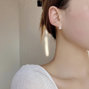 Minimalist Baroque Pearl Stud Earring 40500007 Minimalist Baroque Pearl Stud Earring 40500007