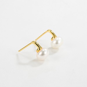 Minimalist Baroque Pearl Stud Earring 40500007 Minimalist Baroque Pearl Stud Earring 40500007