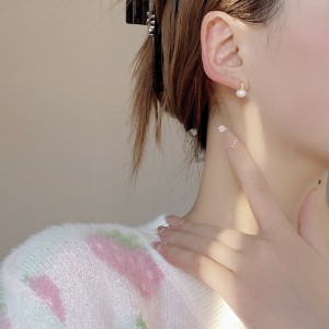 Minimalist Baroque Pearl Stud Earring 40500007 Minimalist Baroque Pearl Stud Earring 40500007