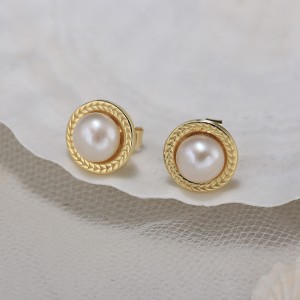 925 Sterling Silver Vintage Fresh Water Pearl Stud Earring 40500020