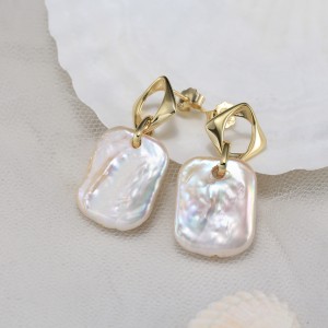 925 Sterling Silver Baroque Fresh Water Pearl Stud Earring 40500022