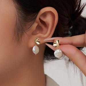 925 Sterling Silver Fresh Water Pearl Butterfly Earring 40500023