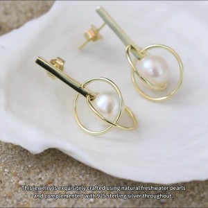 925 Sterling Silver Fresh Water Pearl Geometric Stud Earring 40500024