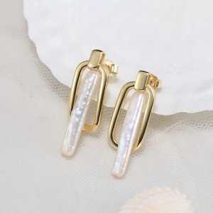 925 Sterling Silver Geometric Fresh Water Pearl Stud Earring 40500026