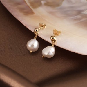 925 Sterling Silver Irregular Fresh Water Pearl Stud Earring 40500028
