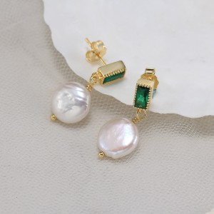 925 Sterling Silver Fresh Water Pearl Zirconia Stud Earring 40500033