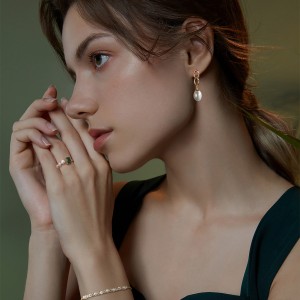 925 Sterling Silver Fresh Water Pearl Chain Stud Earring 40500042