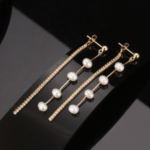 925 Sterling Silver Fresh Water Pearl  Zirconia Tassel Stud Earring 40500043