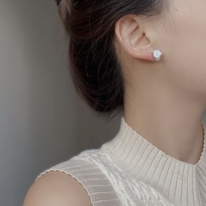 925 Sterling Silver Baroque Fresh Water Pearl Stud Earring 40500048