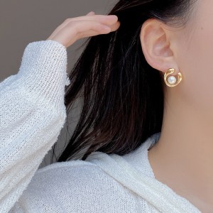 925 Sterling Silver Geometric Fresh Water Pearl Stud Earring 40500051