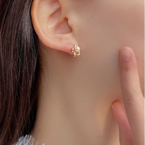 925 Sterling Silver Flower Fresh Water Pearl Stud Earring 40500053