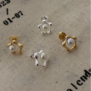 925 Sterling Silver Flower Fresh Water Pearl Stud Earring 40500053