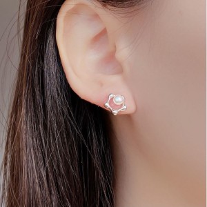 925 Sterling Silver Flower Fresh Water Pearl Stud Earring 40500053