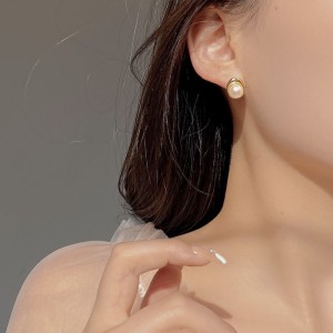 925 Sterling Silver Irregular Fresh Water Pearl Stud Earring 40500056