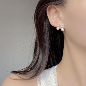 925 Sterling Silver Bow Fresh Pearl Stud Earring 40500057