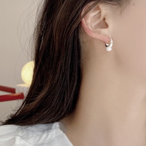 925 Sterling Silver Fresh Water Pearl Hoop Earring 40500058