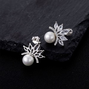 S925 Crown Zirconia Fresh Water Pearl Stud Earring 40500062