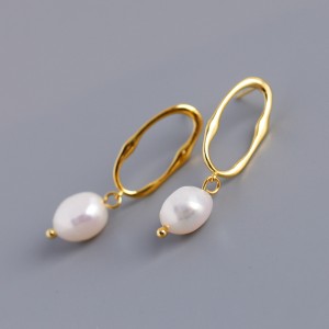 925 Sterling Silver Irregular Fresh Water Pearl Stud Earring 40500063