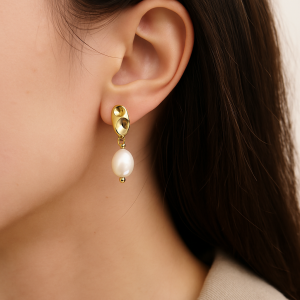 925 Sterling Silver Irregular Fresh Water Pearl Stud Earring 40500064