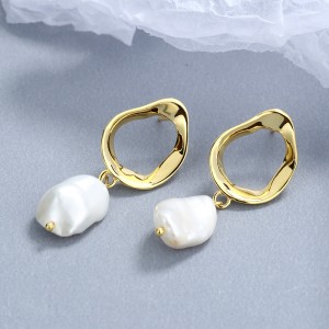 925 Sterling Silver Irregular Fresh Water Pearl Stud Earring 40500065