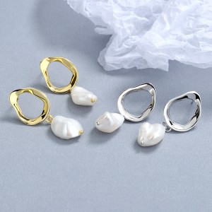 925 Sterling Silver Irregular Fresh Water Pearl Stud Earring 40500065