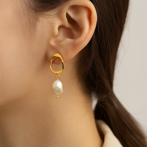 925 Sterling Silver Irregular Fresh Water Pearl Stud Earring 40500065