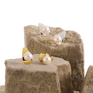 925 Sterling Silver Fresh Water Pearl Geometric Stud Earring 40500069