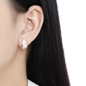 925 Sterling Silver Fresh Water Pearl Geometric Stud Earring 40500069