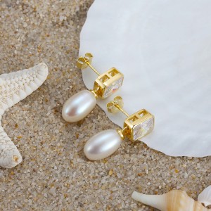 925 Sterling Silver Fresh Water Pearl Stud Earring 40500070