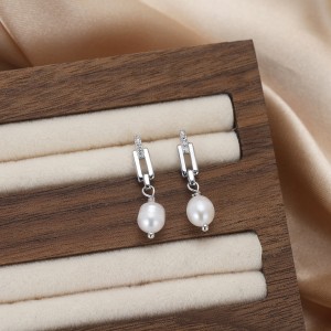925 Sterling Silver Paperclip Link Pearl Earring 40500072 925 Sterling Silver Paperclip Link Pearl Earring 40500072