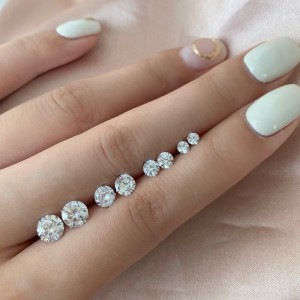 Round Zirconia Screwback Stud Earrings 40600022 Round Zirconia Screwback Stud Earrings 40600022