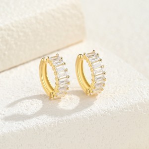 1pcs 925 Sterling Silver Gold Plated Baguette CZ Ear Cuff 50300011