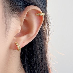 1pcs 925 Sterling Silver Honeycomb CZ Ear Cuff 50300012 1pcs 925 Sterling Silver Honeycomb CZ Ear Cuff 50300012