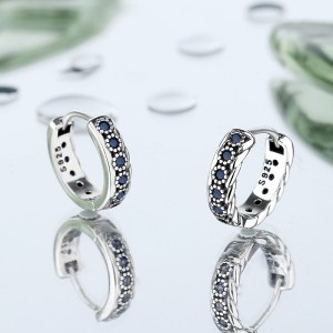 Vintage Blue Zirconia Flower Hoop Earrings 60200071 Vintage Blue Zirconia Flower Hoop Earrings 60200071