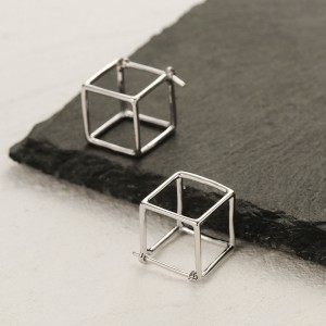 Geometric Hollow Cube Hoop Earring 60200115 Geometric Hollow Cube Hoop Earring 60200115