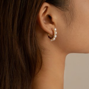 925 Sterling Silver Pearl Hoop Earring 60200216