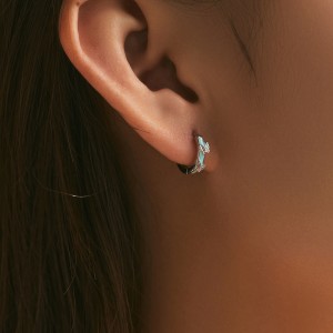 925 Sterling Silver Butterfly Hoop Earring 60200232