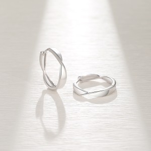 925 Sterling Silver Mobius Strip Hoop Earring 60200247