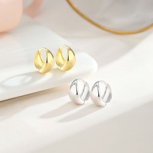 925 Sterling Silver C-shaped Hoop Earring 60200251