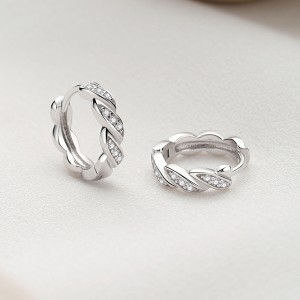 925 Sterling Silver Twisted Zirconia Hoop Earring 60200261